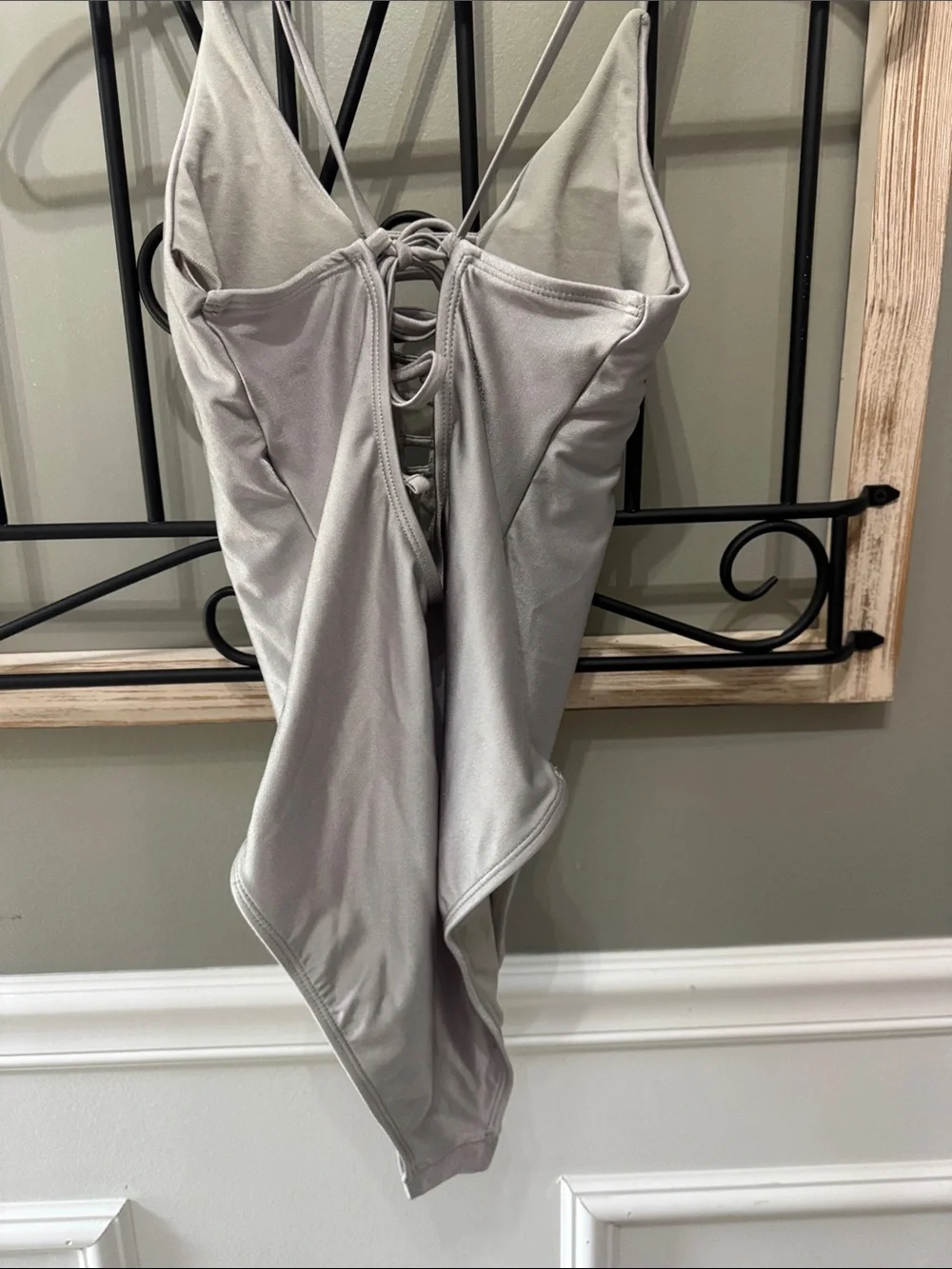 Gossip shimmering silver
